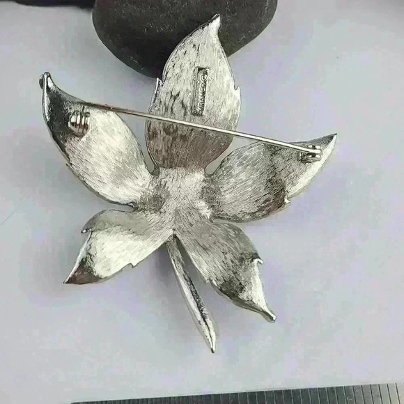 Kramer Brooch silver light blue enamel maple Leaf  brooch Pin - Picture 7 of 11